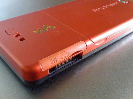 9.4׳Walkman ڳW880iع 