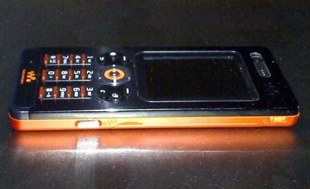 9.4׳Walkman ڳW880iع 