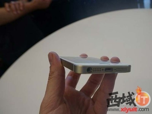 Мобильный телефон Apple Iphone 5s Мобильный телефон Apple Iphone 5s