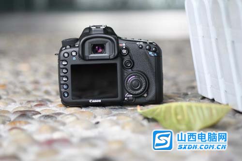 1800万双DIGIC4 佳能7D机身7000元送礼_山西