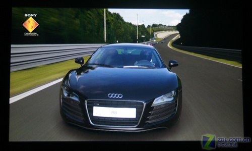 极速行驶的奥迪R8-雍容华贵的1080p 优派Pro8100全国首测高清图片