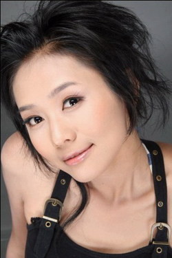 目标软件大手笔力邀国际小姐做showgirl 