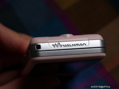 Мобильный телефон Sony Ericsson W205 Мобильный телефон Sony Ericsson W205