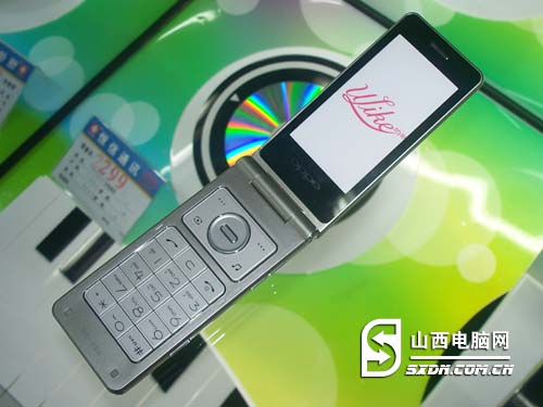 华丽UI大屏幕翻盖手机 OPPO u529促销-OPPO