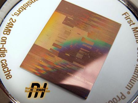 24MB缓存/17亿晶体管 Intel怪兽CPU赏 24MB缓存/17亿晶体管 Intel怪兽CPU赏