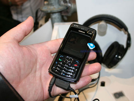 1GB+3.5mm接口=3500 诺基亚N70音乐版赏 1GB+3.5mm接口=3500 诺基亚N70音乐版赏