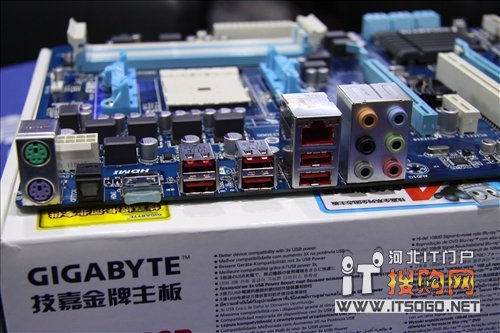 技嘉主板接线图解; 买主板还是认大牌 技嘉a55大板仅770!_接线图分享 【河北省石家庄主板行情】技嘉主板在人们的心中一直是高性能、高品质的代名词。技嘉推出的每一款产品都会得到市场的强烈关注。而A55芯片组作为AMD面向家用市场以及主流游戏市场的主力军,一直是A6-3650以及Athlon II X4 631两款处理器产品的完美搭档。技嘉近日也推出了多块A55芯片组主板产品,型号为GA-A55-DS3P。主板作为技嘉在A55产品线中的主打产品之一,也是被技嘉给予了厚望,其中全新的超跑4技术也是该主板的一大卖点。目前,石家庄九域商贸给出的报价为770元,喜欢的朋友赶快去购买吧。