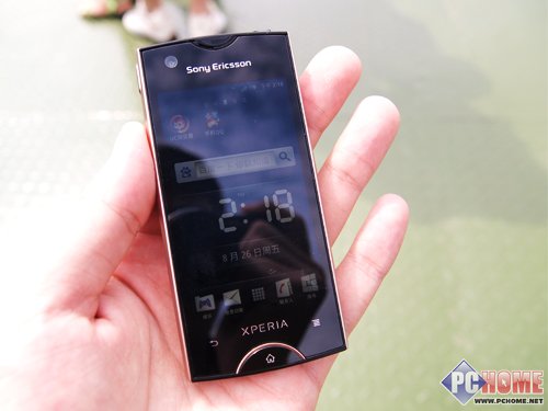 深入金发萝莉索尼爱立信st18i评测